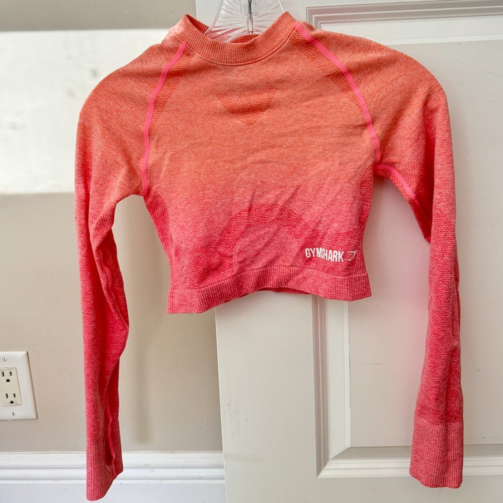 Gymshark - Women's Long Sleeve Crop Top